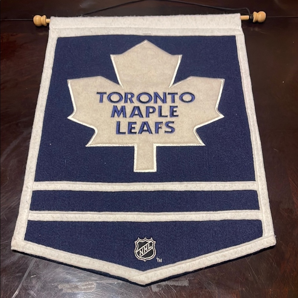 Vintage Toronto Maple Leafs‎ NHL Felt Wall Banner Hanging Pennant Blue White
